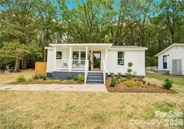 Photo 1 of Single family home for sale at 515 Roberts Ave, York, SC 29745 | MLS# 4403081 | Listing updated on 2026-09-29