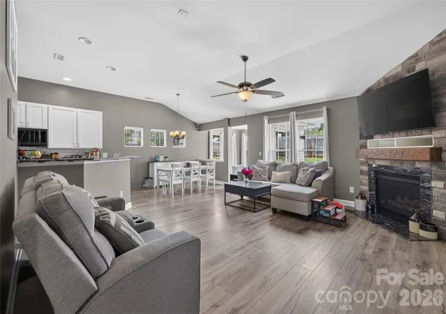 Photo 4 of Single family home for sale at 110 Humbold Pl, Mooresville, NC 28115 | MLS# 4403086 | Listing updated on 2026-08-26