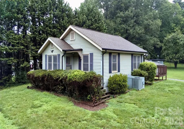 Photo 1 of Sale Pending at 2475 Shelton Ave, Statesville, NC 28677 | MLS# 4403093 | Listing updated on 2026-09-01