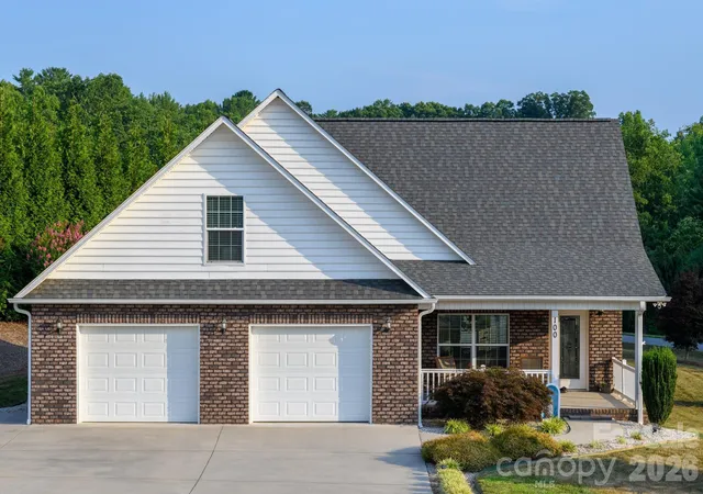 Photo 2 of Single family home for sale at 100 Rivercliff Dr, Hudson, NC 28638 | MLS# 4403098 | Listing updated on 2026-09-28