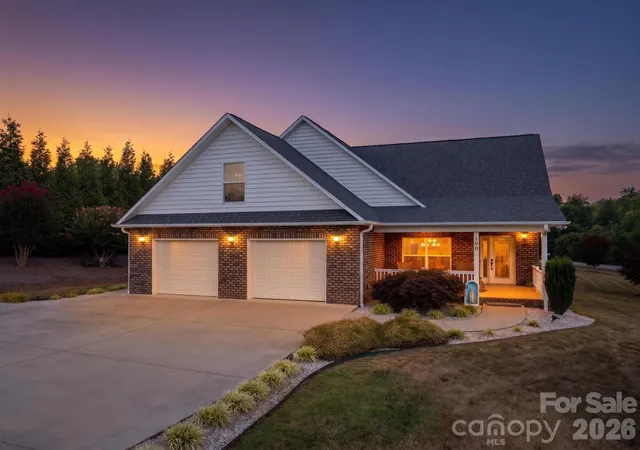Photo 4 of Single family home for sale at 100 Rivercliff Dr, Hudson, NC 28638 | MLS# 4403098 | Listing updated on 2026-09-28
