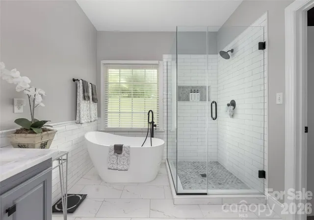 Photo 4 of Single family home for sale at 4034 Nicole Eileen Ln, Charlotte, NC 28216 | MLS# 4403119 | Listing updated on 2026-10-08