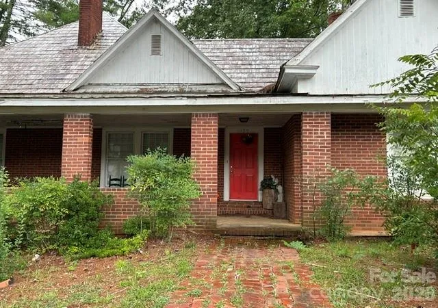 Photo 3 of Single family home for sale at 129 Pine St, Rutherfordton, NC 28139 | MLS# 4403126 | Listing updated on 2026-09-08