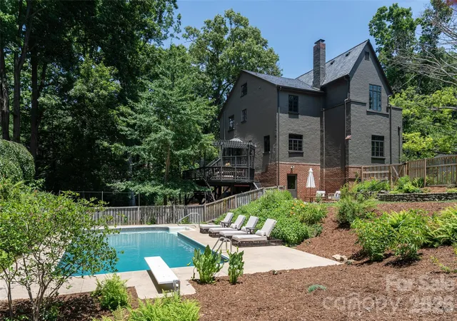 Photo 3 of Single family home for sale at 21 Lynwood Rd, Asheville, NC 28804 | MLS# 4403141 | Listing updated on 2026-10-01