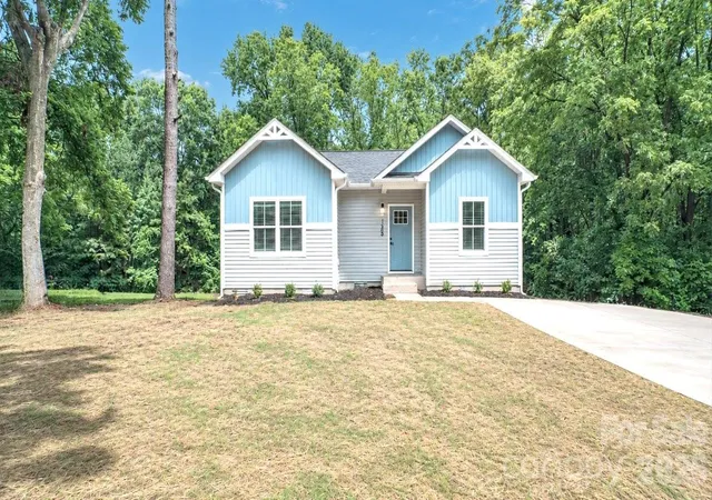 1st image of 105 Falls St, Kings Mountain, NC 28086 | MLS# 4403142
