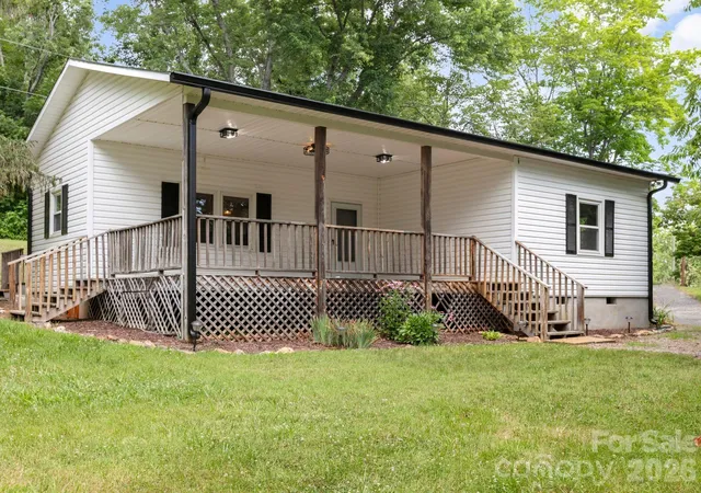 Photo 1 of Single family home for sale at 47 Carolina Mountain Dr, Candler, NC 28715 | MLS# 4403148 | Listing updated on 2026-09-06