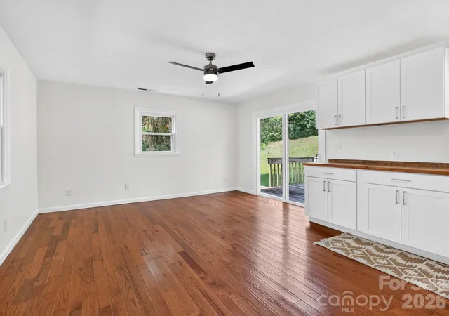 Photo 4 of Single family home for sale at 47 Carolina Mountain Dr, Candler, NC 28715 | MLS# 4403148 | Listing updated on 2026-09-06