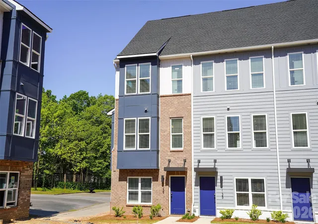Photo 1 of Townhouse for sale at 1139 Kokomo Ln, Charlotte, NC 28206 | MLS# 4403154 | Listing updated on 2026-10-04