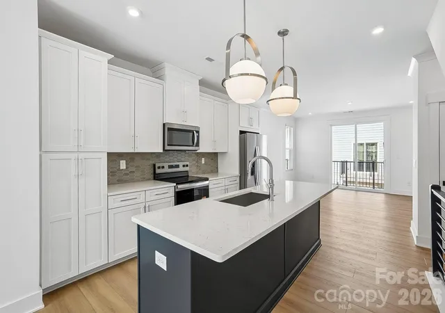 Photo 4 of Townhouse for sale at 1139 Kokomo Ln, Charlotte, NC 28206 | MLS# 4403154 | Listing updated on 2026-10-04