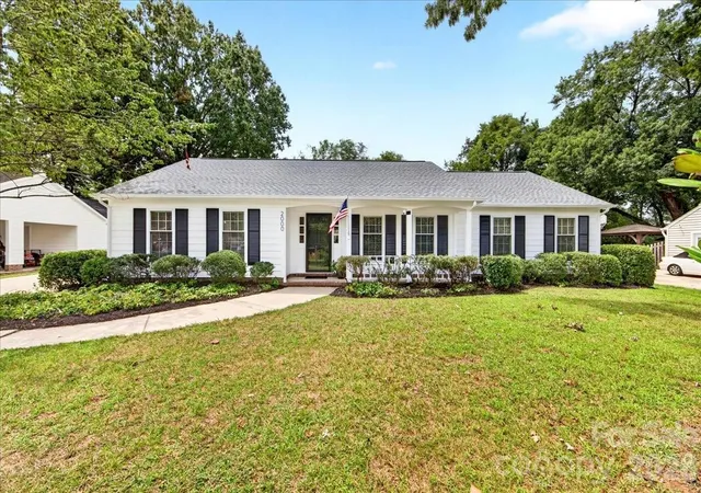 Photo 1 of Single family home for sale at 2000 Lawton Blf Rd, Charlotte, NC 28226 | MLS# 4403159 | Listing updated on 2026-09-06