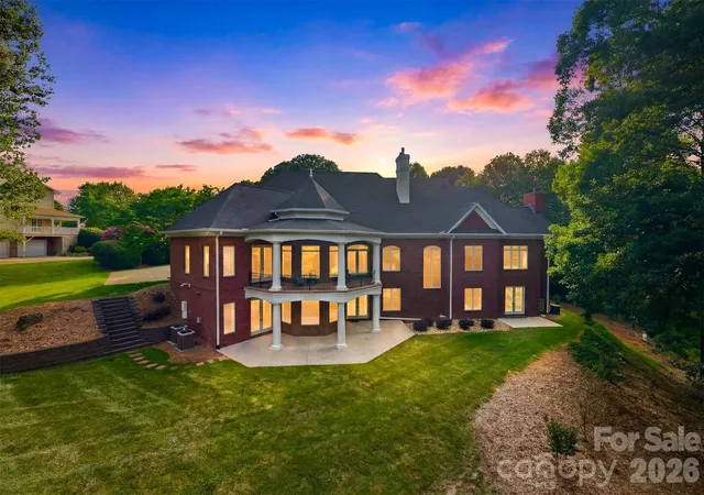 2nd image of 3745 Pinecrest Dr Ne, Hickory, NC 28601 | MLS# 4403164