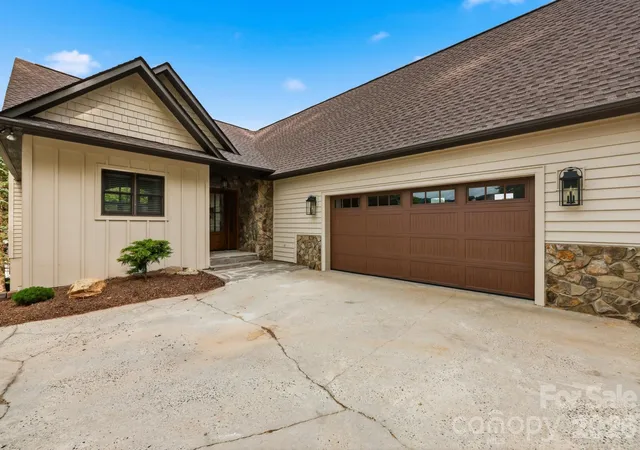 Photo 4 of Single family home for sale at 643 W Landing Dr, Jefferson, NC 28640 | MLS# 4403187 | Listing updated on 2026-09-03