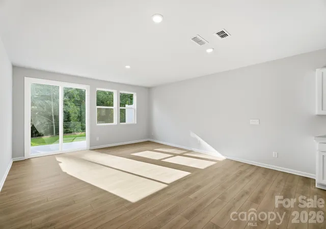 Photo 2 of Townhouse for sale at 4041 Butler Grv Ln, Charlotte, NC 28269 | MLS# 4403188 | Listing updated on 2026-10-13
