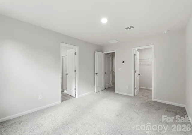 Photo 3 of Townhouse for sale at 4041 Butler Grv Ln, Charlotte, NC 28269 | MLS# 4403188 | Listing updated on 2026-10-13