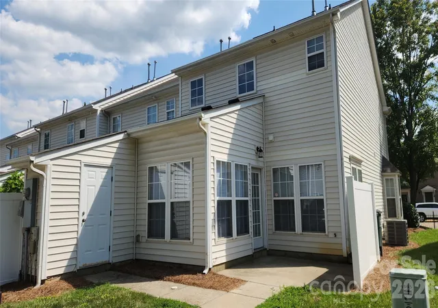 Photo 24 of Townhouse for sale at 4873 Prosperity Ridge Rd, Charlotte, NC 28269 | MLS# 4403215 | Listing updated on 2026-09-03