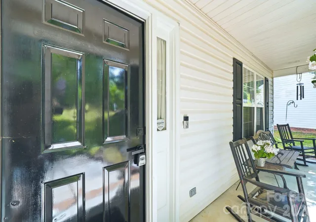 Photo 4 of Sale Pending at 5226 Rockwood Rd, Charlotte, NC 28216 | MLS# 4403218 | Listing updated on 2026-07-30