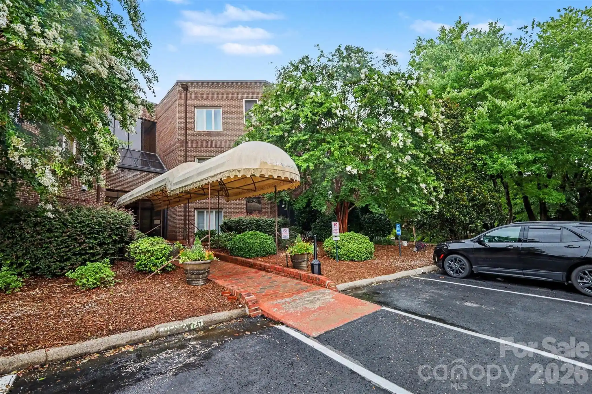 Listing Photo 2 - Condo for sale in 84 Lake Concord Rd Ne located at 84 Lake Concord Rd Ne, Concord, NC 28025 - Unit 84 Lake Concord Rd NE