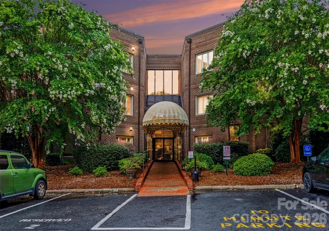 Listing Photo 3 - Condo for sale in building located at 84 Lake Concord Rd Ne, Concord, NC 28025 - Unit #M