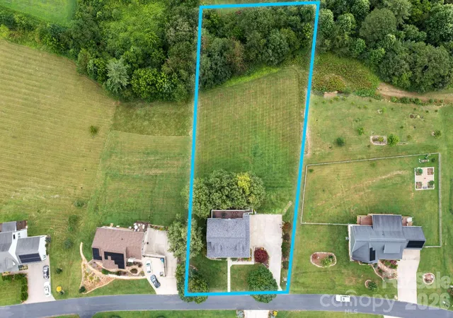 Photo 4 of Single family home for sale at 93 Big Sky Dr, Leicester, NC 28748 | MLS# 4403278 | Listing updated on 2026-09-02
