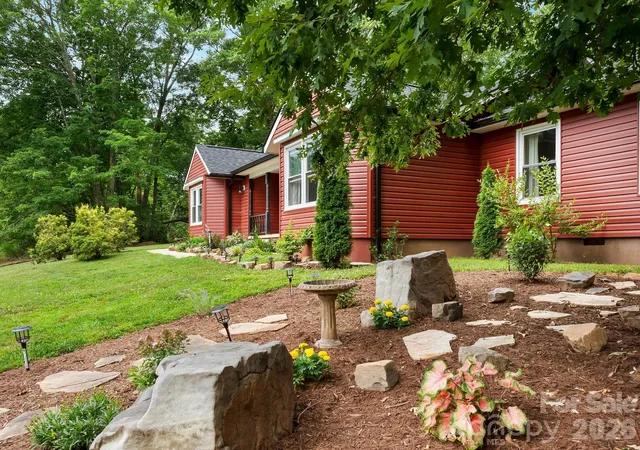 Photo 4 of Single family home for sale at 84 Greenwood Acres Dr, Mills River, NC 28759 | MLS# 4403279 | Listing updated on 2026-09-23