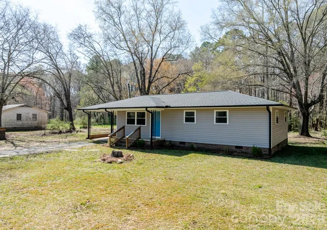 Homes for sale in Mount Gilead, NC | 5028 Nc 109 Hwy S, Mount Gilead, NC 27306 | MLS# 4403285