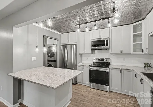 Photo 3 of Condo for sale at 1001 Churchill Downs Ct #E, Charlotte, NC 28211 | MLS# 4403297 | Listing updated on 2026-10-02