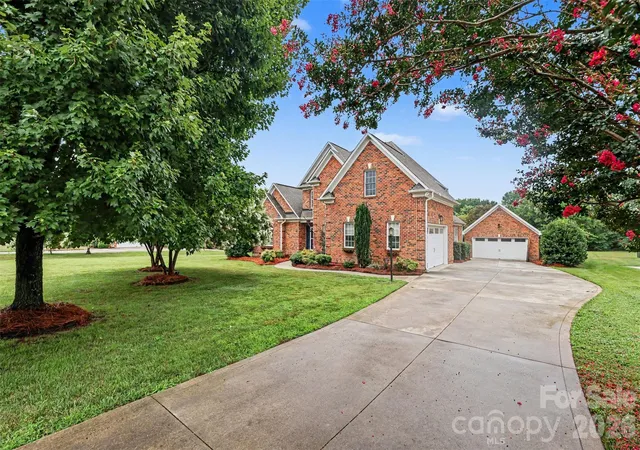 2nd image of 1004 Creekwalk Dr, Stanley, NC 28164 | MLS# 4403309