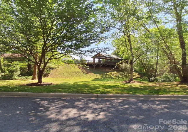 2nd image of 1405 Deermouse Wy, Hendersonville, NC 28792