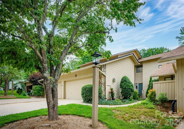 1st image of 106 Deerlake Dr, Asheville, NC 28803 | MLS# 4403327