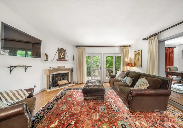 3rd image of 106 Deerlake Dr, Asheville, NC 28803 | MLS# 4403327