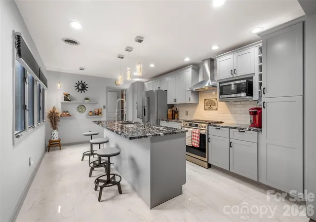 4th image of 106 Deerlake Dr, Asheville, NC 28803 | MLS# 4403327