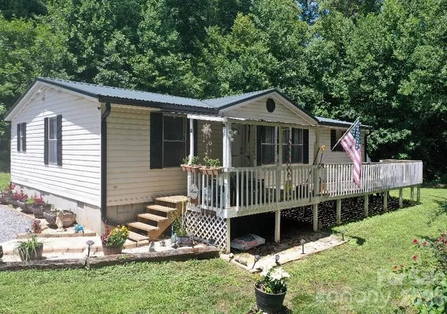 Photo 1 of Single family home for sale at 7 Warblers Nest, Swannanoa, NC 28778 | MLS# 4403339 | Listing updated on 2026-08-11