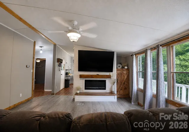 Photo 4 of Single family home for sale at 7 Warblers Nest, Swannanoa, NC 28778 | MLS# 4403339 | Listing updated on 2026-08-11