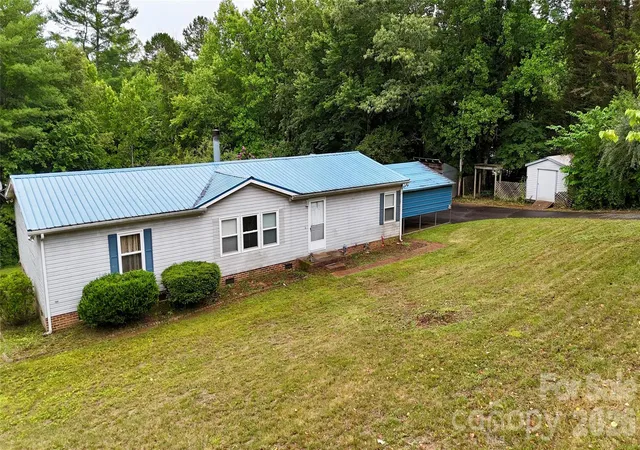 Photo 2 of Sale Pending at 4851 Mounira Ave, Hickory, NC 28602 | MLS# 4403343 | Listing updated on 2026-08-12