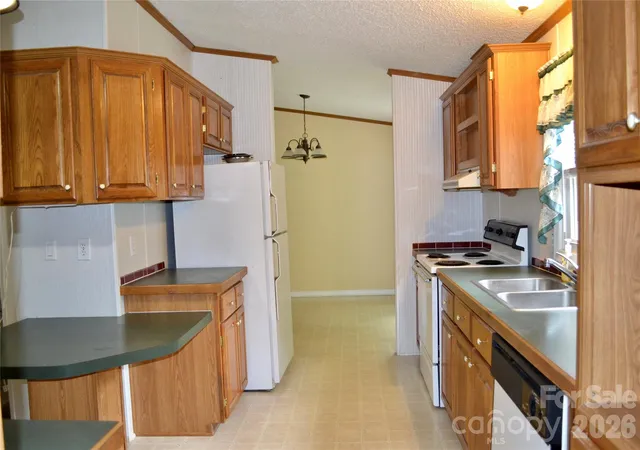 Photo 4 of Sale Pending at 4851 Mounira Ave, Hickory, NC 28602 | MLS# 4403343 | Listing updated on 2026-08-12