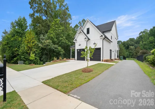 3rd image of 471 Kimbrell Crossing Dr, Fort Mill, SC 29715 | MLS# 4403359