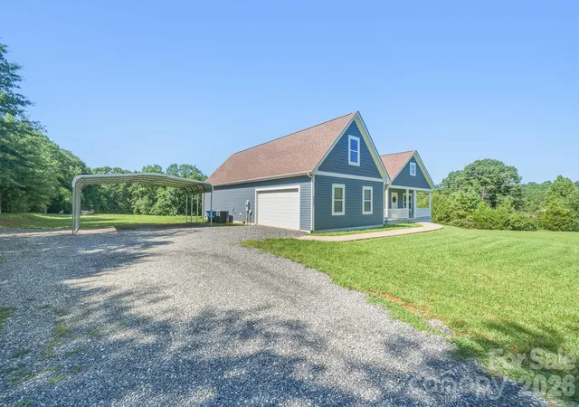 Photo 4 of Single family home for sale at 3154 NE 43rd Avenue, Hickory, NC 28601 | MLS# 4403362 | Listing updated on 2026-09-21
