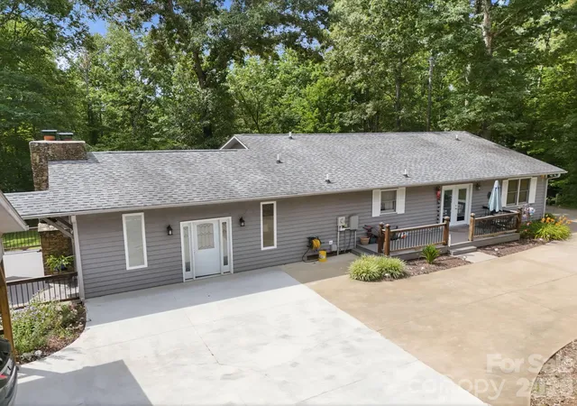 Photo 4 of Single family home for sale at 798 Worley Rd, Marion, NC 28752 | MLS# 4403363 | Listing updated on 2026-07-21