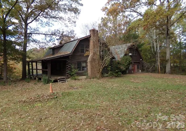 Photo 1 of Single family home for sale at 627 Bolick Rd, Fort Mill, SC 29707 | MLS# 4403407 | Listing updated on 2026-07-14