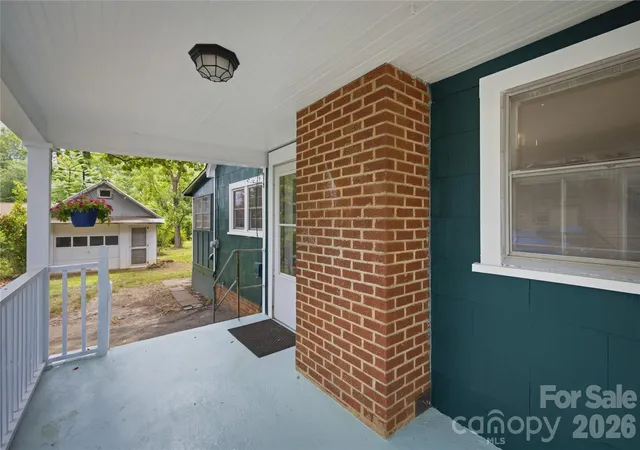 2nd image of 1909 2nd Ave Sw, Hickory, NC 28602 | MLS# 4403409