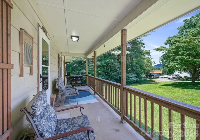 Homes for sale in Spruce Pine, NC | 115 Hollifield St, Spruce Pine, NC 28777 | MLS# 4403417