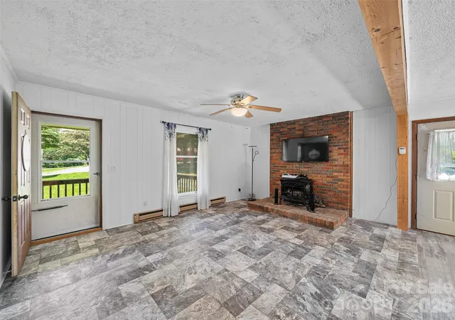 Homes for sale in Spruce Pine, NC | 115 Hollifield St, Spruce Pine, NC 28777 | MLS# 4403417