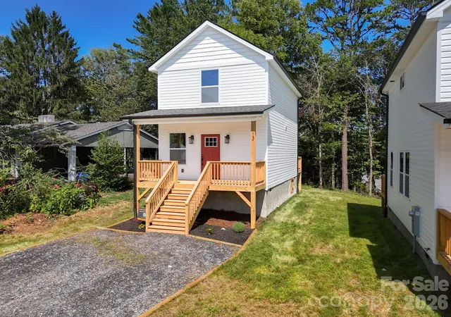 Photo 3 of Single family home for sale at 13 Baldwin St, Asheville, NC 28803 | MLS# 4403420 | Listing updated on 2026-09-23