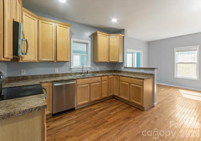Photo 4 of Single family home for sale at 84 Poplar St, Brevard, NC 28712 | MLS# 4403421 | Listing updated on 2026-07-26