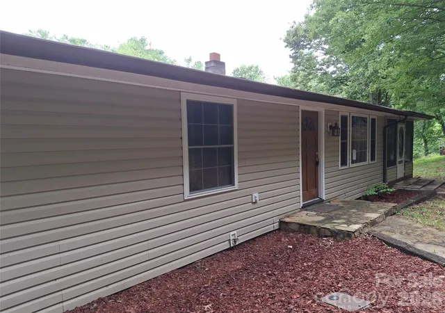 Photo 2 of Single family home for sale at 232 Tilson Dr, Mars Hill, NC 28754 | MLS# 4403424 | Listing updated on 2026-08-21
