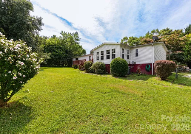 Photo 3 of Single family home for sale at 44 Double D Dr, Flat Rock, NC 28731 | MLS# 4403427 | Listing updated on 2026-10-06