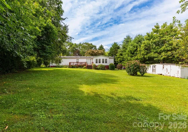 Photo 4 of Single family home for sale at 44 Double D Dr, Flat Rock, NC 28731 | MLS# 4403427 | Listing updated on 2026-10-06