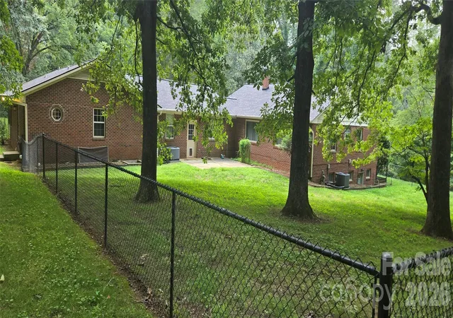 Photo 3 of Single family home for sale at 2593 Hickory Hwy, Statesville, NC 28677 | MLS# 4403429 | Listing updated on 2026-09-17
