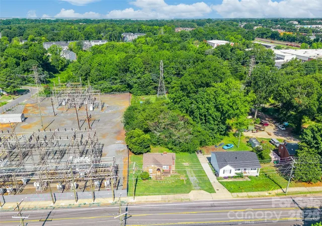 Photo 3 of Single family home for sale at 1821 Remount Rd, Charlotte, NC 28208 | MLS# 4403451 | Listing updated on 2026-10-09