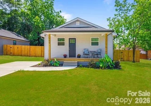 1st image of 109 W Poplar St W, Stanley, NC 28164 | MLS# 4403459